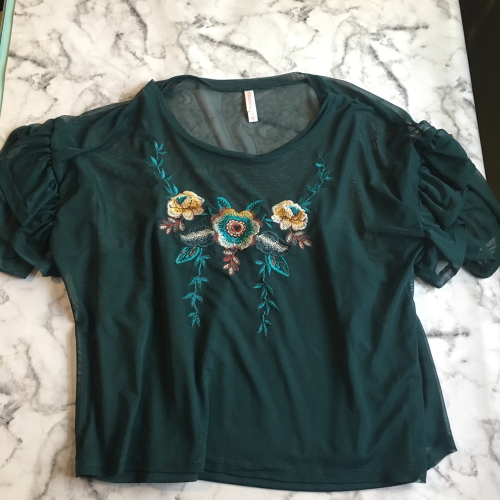 DONATING TOMORROW Green top